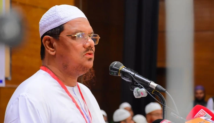 ১৪ দিনের দাওয়াতি সফরে যুক্তরাষ্ট্রে গেলেন চরমোনাই পীর